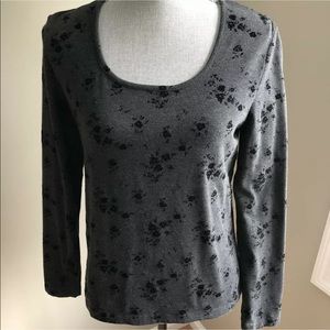 Woman’s 2 pc lounge suit